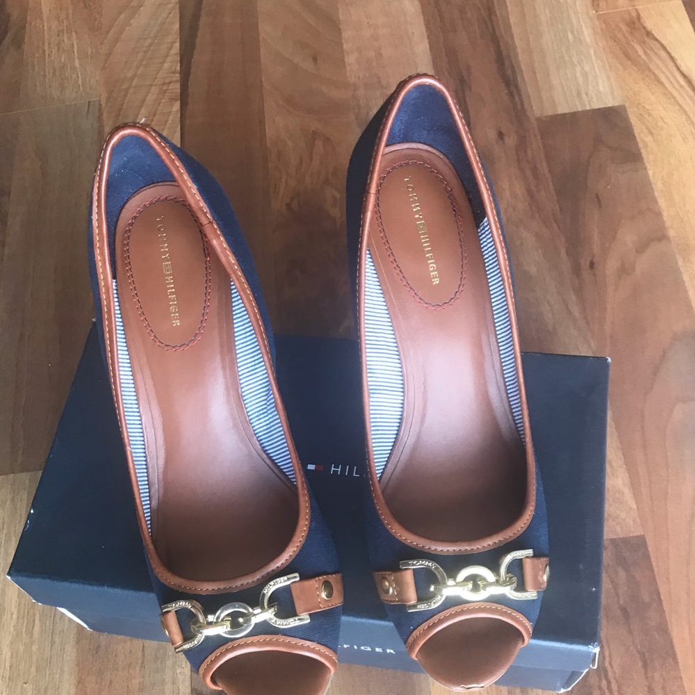 Peep Toe Wedge